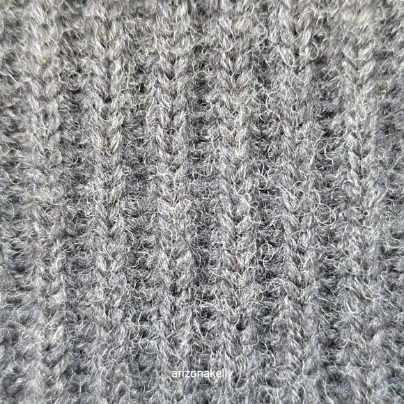 NWOT Extra Fine Merino Wool Scarf Italian Yarn Charcoal Grey Ribbed - Picture 7 of 13